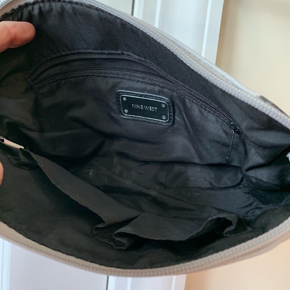 Nine West crossbody bag. Excellent condition! - Picture 4 of 4